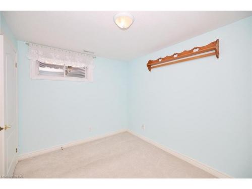 16-630 Albert Street, Fort Erie, ON - Indoor Photo Showing Other Room