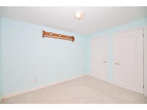 16-630 Albert Street, Fort Erie, ON - Indoor Photo Showing Other Room