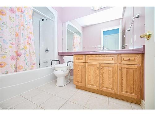 16-630 Albert Street, Fort Erie, ON - Indoor Photo Showing Bathroom