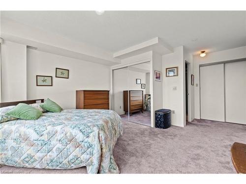407-7 Gale Crescent, St. Catharines, ON - Indoor Photo Showing Bedroom