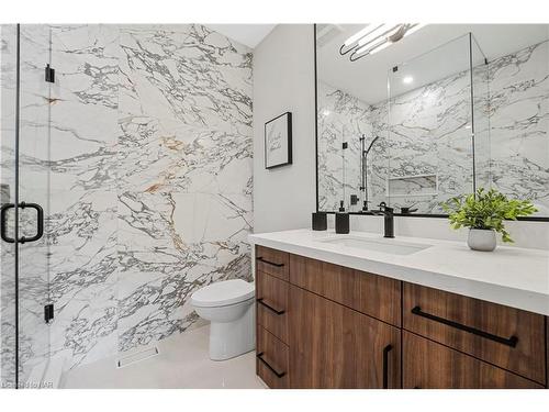 29-300 Richmond Street, Thorold, ON - Indoor Photo Showing Bathroom