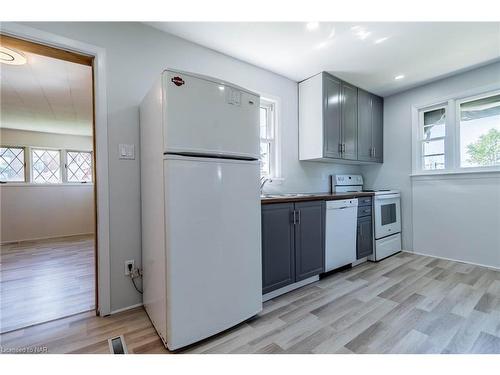 575 Steele Street, Port Colborne, ON - Indoor Photo Showing Kitchen