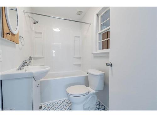 575 Steele Street, Port Colborne, ON - Indoor Photo Showing Bathroom