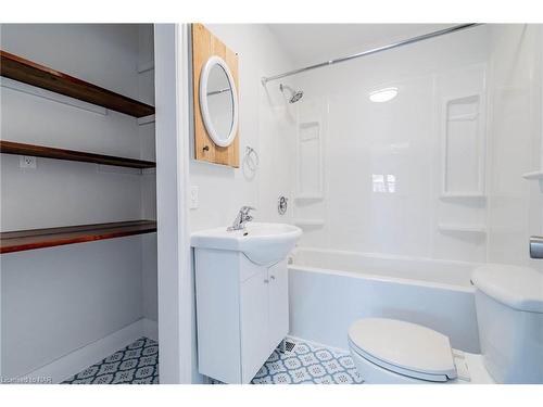 575 Steele Street, Port Colborne, ON - Indoor Photo Showing Bathroom
