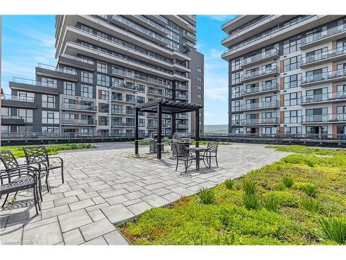 1005-550 North Service Road, Grimsby, ON - Outdoor With Balcony With Facade