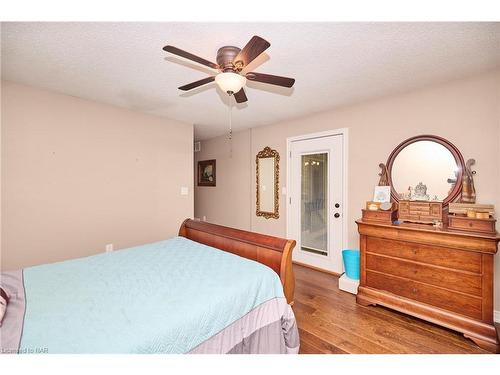 3660 Brunswick Avenue, Ridgeway, ON - Indoor Photo Showing Bedroom