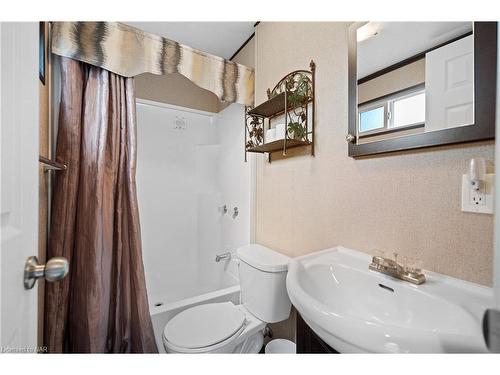 108-1501 Line 8 Road, Niagara-On-The-Lake, ON - Indoor Photo Showing Bathroom
