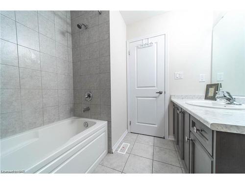 258 Esther Crescent, Thorold, ON - Indoor Photo Showing Bathroom