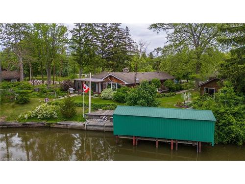 3595 Switch Road, Stevensville, ON - Outdoor With Body Of Water
