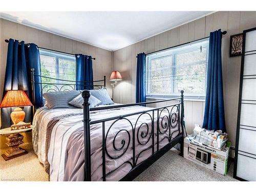 3595 Switch Road, Stevensville, ON - Indoor Photo Showing Bedroom