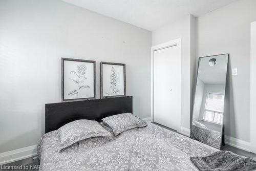 3-83 Gibson Avenue, Hamilton, ON - Indoor Photo Showing Bedroom