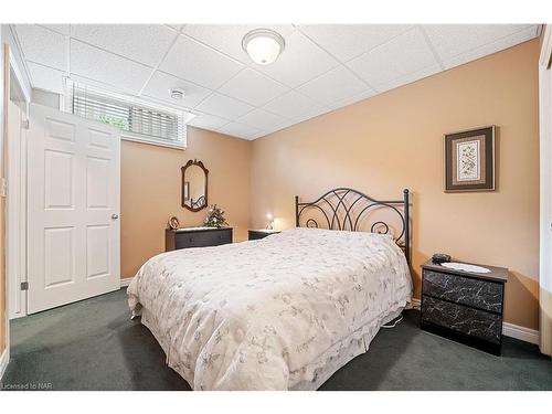 19 Portal Drive, Port Colborne, ON - Indoor Photo Showing Bedroom