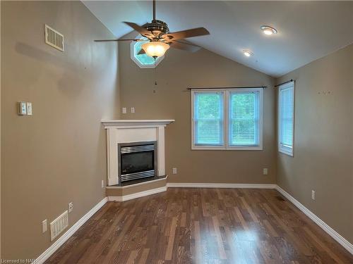 3241 Grove Avenue, Fort Erie, ON - Indoor With Fireplace