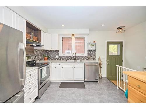 489 Linwell Road, St. Catharines, ON - Indoor Photo Showing Kitchen With Upgraded Kitchen