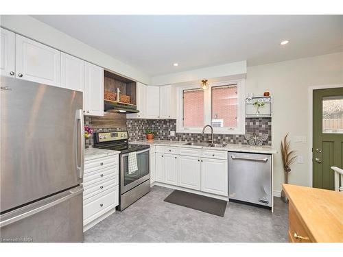 489 Linwell Road, St. Catharines, ON - Indoor Photo Showing Kitchen With Double Sink