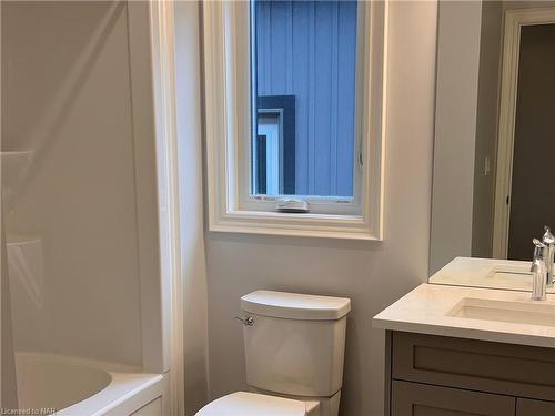 82 Homestead Drive, Niagara-On-The-Lake, ON - Indoor Photo Showing Bathroom