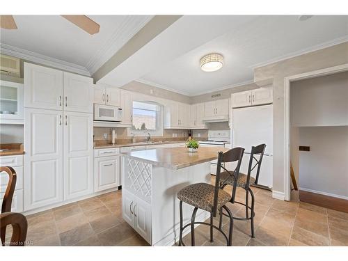 1030 Line 1 Road, Niagara-On-The-Lake, ON - Indoor Photo Showing Kitchen