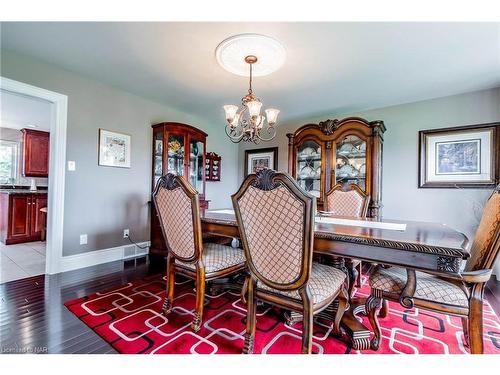 2846 Tammy Drive, Port Colborne, ON - Indoor Photo Showing Dining Room