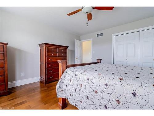 2846 Tammy Drive, Port Colborne, ON - Indoor Photo Showing Bedroom