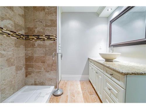 2846 Tammy Drive, Port Colborne, ON - Indoor Photo Showing Bathroom