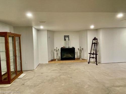 2846 Tammy Drive, Port Colborne, ON - Indoor With Fireplace