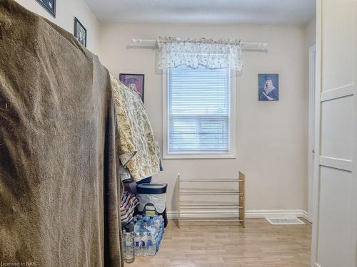 18 Whyte Avenue N, Thorold, ON - Indoor Photo Showing Other Room
