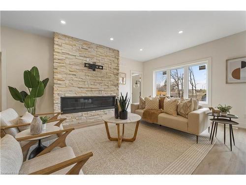 3836 Nigh Road, Fort Erie, ON - Indoor Photo Showing Living Room With Fireplace