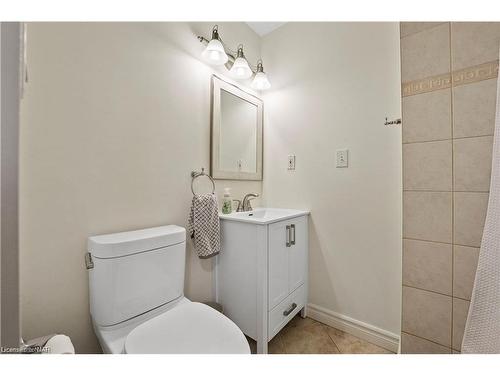 375 Mississauga Street, Niagara-On-The-Lake, ON - Indoor Photo Showing Bathroom
