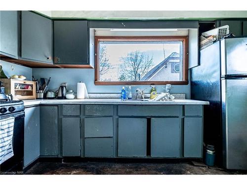 377 Davis Street, Port Colborne, ON - Indoor Photo Showing Kitchen