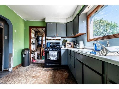 377 Davis Street, Port Colborne, ON - Indoor Photo Showing Kitchen
