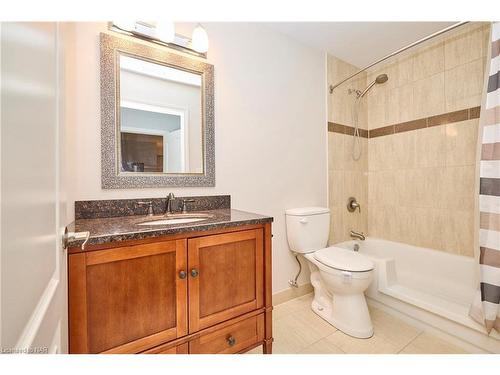 330-8111 Forest Glen Drive, Niagara Falls, ON - Indoor Photo Showing Bathroom