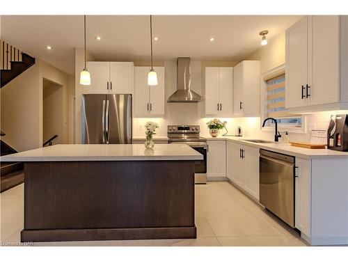42 Beach Walk Crescent Crescent, Crystal Beach, ON - Indoor Photo Showing Kitchen With Upgraded Kitchen