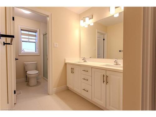 42 Beach Walk Crescent Crescent, Crystal Beach, ON - Indoor Photo Showing Bathroom
