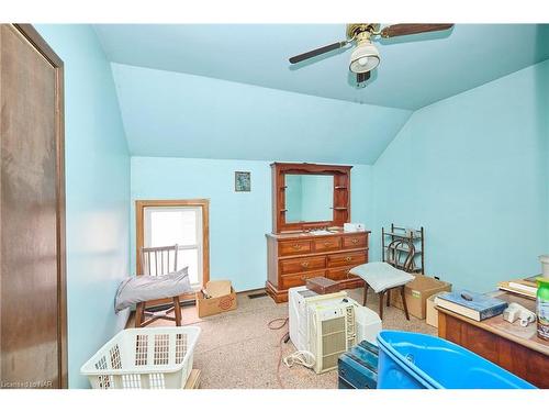 80 Courtwright Street, Fort Erie, ON - Indoor Photo Showing Bedroom