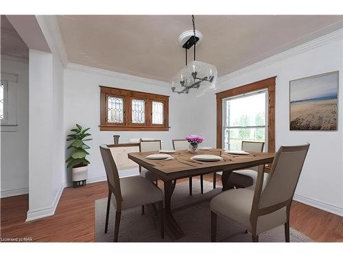 4965 Jepson Street, Niagara Falls, ON - Indoor Photo Showing Dining Room