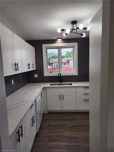 554 Lake Street, St. Catharines, ON - Indoor Photo Showing Kitchen With Double Sink