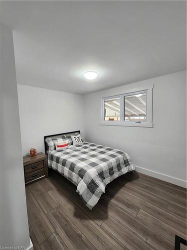 554 Lake Street, St. Catharines, ON - Indoor Photo Showing Bedroom