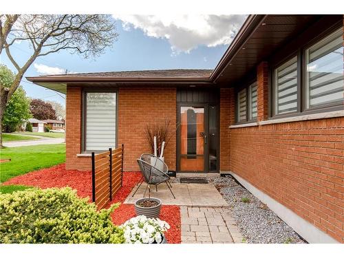 4563 Pinedale Drive, Niagara Falls, ON - Outdoor With Exterior