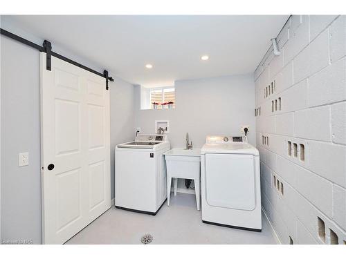 6956 Crescent Road, Niagara Falls, ON - Indoor Photo Showing Laundry Room