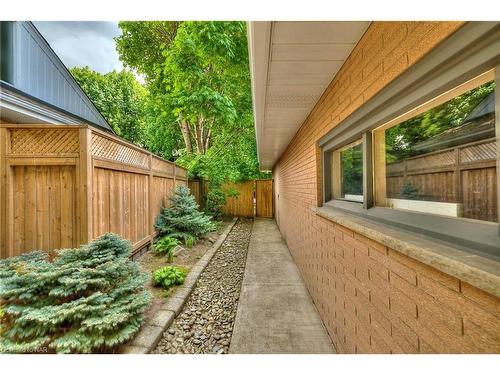 6956 Crescent Road, Niagara Falls, ON - Outdoor With Exterior