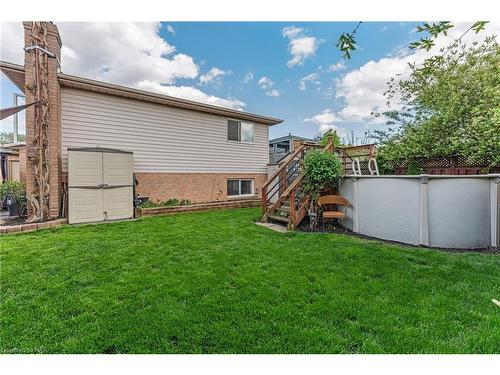 5843 Aspen Court, Niagara Falls, ON - Outdoor With Above Ground Pool