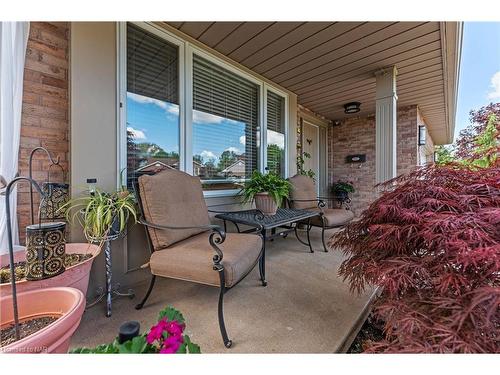 5843 Aspen Court, Niagara Falls, ON - Outdoor With Deck Patio Veranda With Exterior