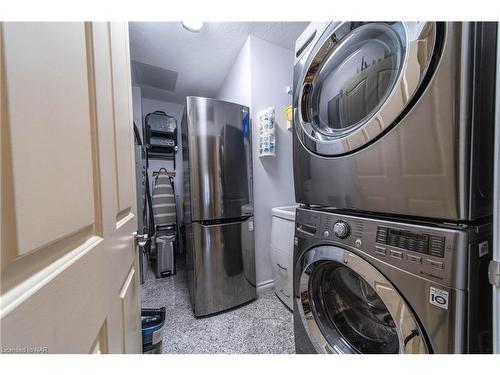 107-8111 Forest Glen Drive, Niagara Falls, ON - Indoor Photo Showing Laundry Room