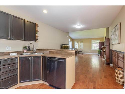 92 Thorold Avenue, Thorold, ON - Indoor Photo Showing Kitchen With Double Sink