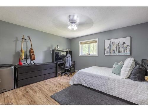 92 Thorold Avenue, Thorold, ON - Indoor Photo Showing Bedroom