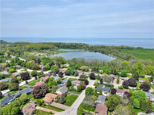 1 Tottenham Court Court, Niagara-On-The-Lake, ON - Outdoor With Body Of Water With View