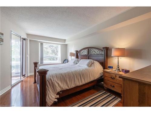 2305-701 Geneva Street, St. Catharines, ON - Indoor Photo Showing Bedroom