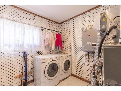 75 Edward Avenue, Fort Erie, ON - Indoor Photo Showing Laundry Room