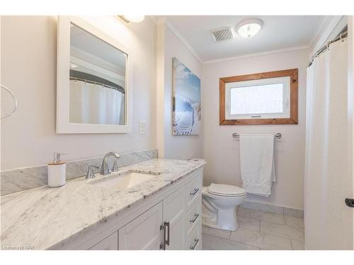 75 Edward Avenue, Fort Erie, ON - Indoor Photo Showing Bathroom