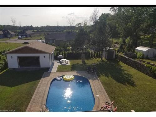 139 Lakewood Avenue, Crystal Beach, ON - Outdoor With In Ground Pool